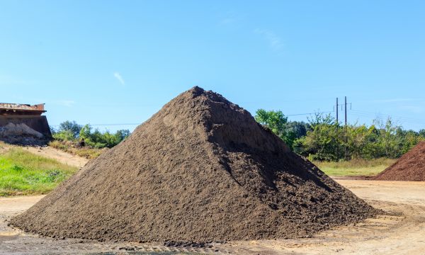 Bulk Topsoil Delivery in Yorba Linda